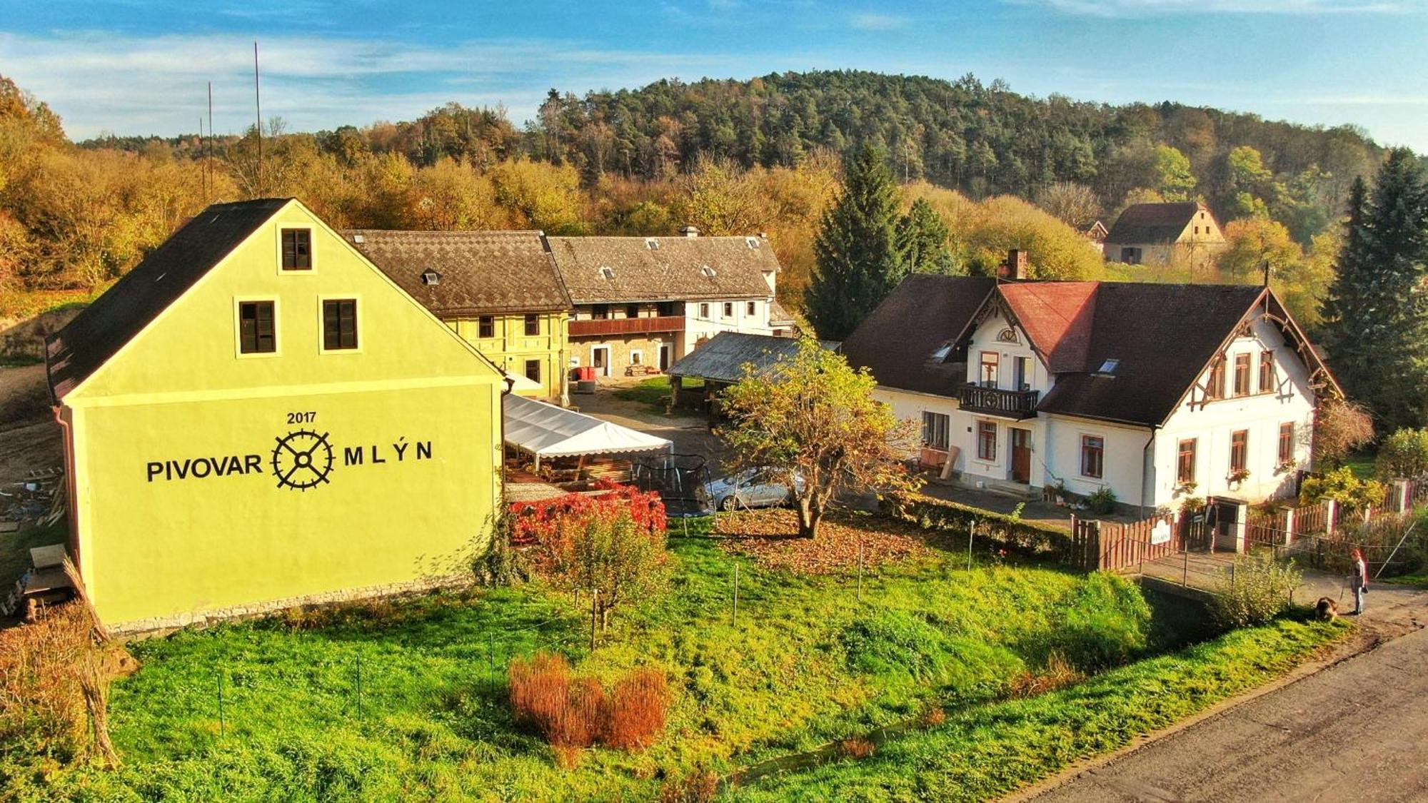 Pivovar Mlyn Штети Экстерьер фото